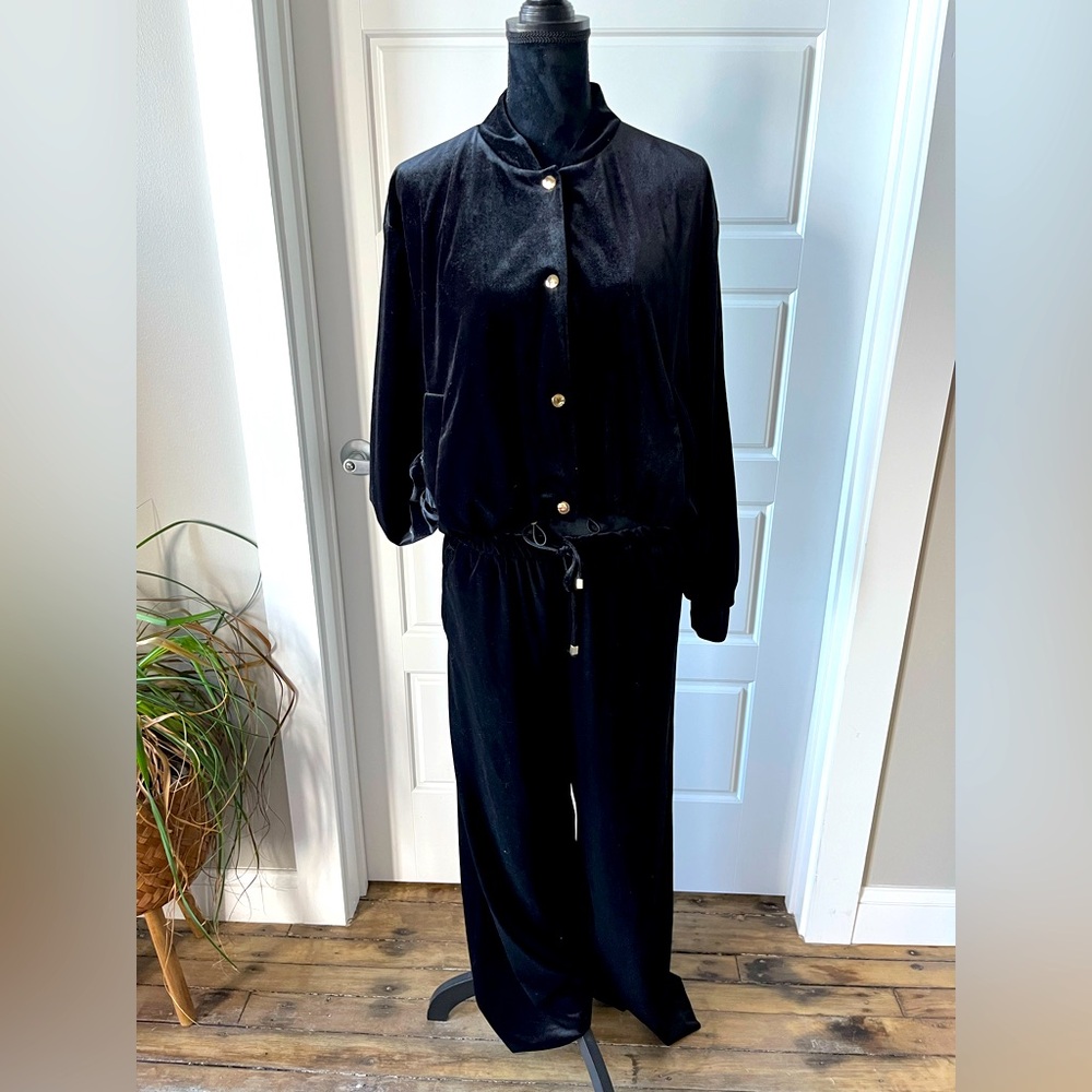 Zara tracksuit size L